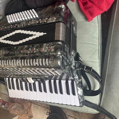 Sofiamari SM3472 34 Piano 72 Bass Button Accordion 2010s - Pearl Gray image 4