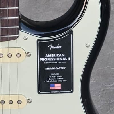 Fender American Professional II Stratocaster, Rosewood Fingerboard, Anniversary 2-Tone Sunburst image 4