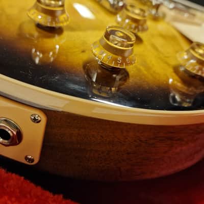 Gibson Les Paul Standard '50s Tobacco Burst Electric Guitar Figured Top image 11