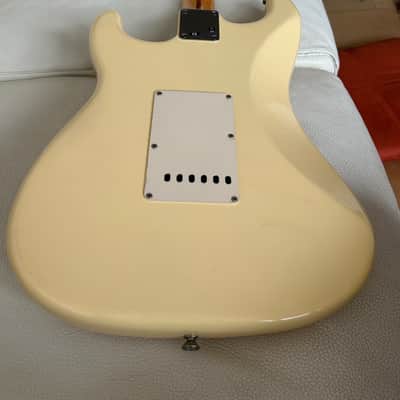 2009 Fender Yngwie Malmsteen USA Signature Stratocaster – Mint Condition – Vintage White – Maple image 7
