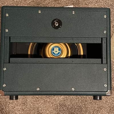 Mojotone cabinet with 12" Celestion Alnico Gold speaker 1 x 12 cabinet with Celestion Alnico Gold 2025 - Green tolex image 4