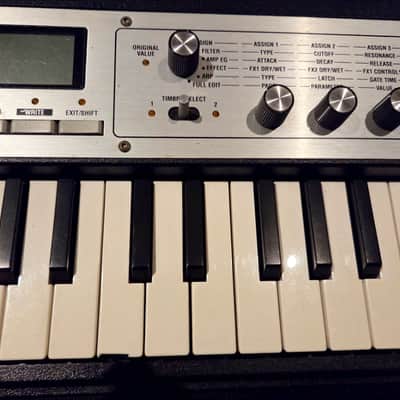 Korg MicroKORG XL 37-Key Synthesizer/Vocoder 2010s - Black image 3