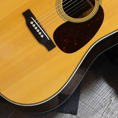 2023 Martin HD-28V Vintage Dreadnought Acoustic Guitar Natural + OHSC image 6