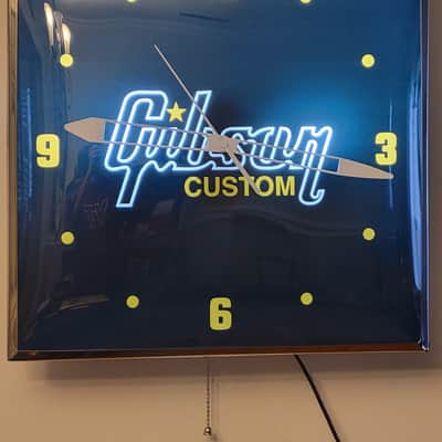 Gibson Guitars Custom Shop Dealer Style Light-Up Clock Killer Cool Man Cave/Garage Item image 1