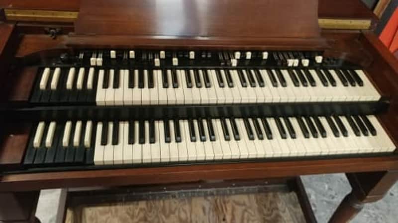 Hammond BV Organ 1946 - 1949 image 1