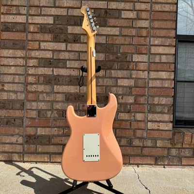 Fender Hybrid II ‘60s Stratocaster - Shell Pink image 4