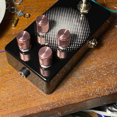 Super-Freq Ugly Face 2022 Black gloss with dot pattern image 3
