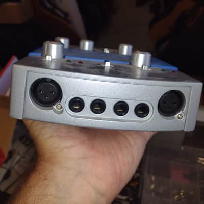 TASCAM US-122 USB Audio Interface 2000s - Silver and Blue image 2