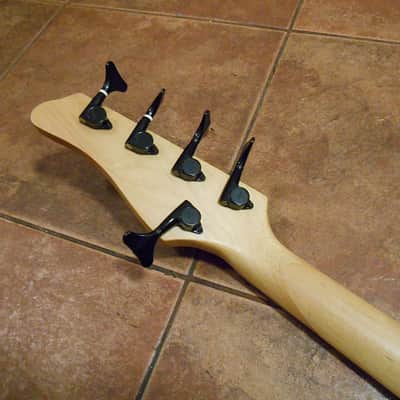 New York Pro 5 String Bass Guitar. Black. image 5