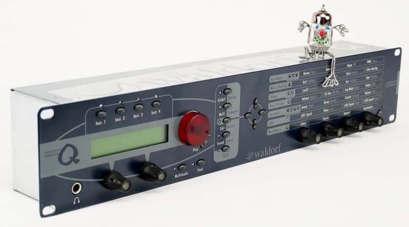 Waldorf Micro Q Synthesizer Rack Blau + Neuwertig + 1,5 Jahre Garantie image 1