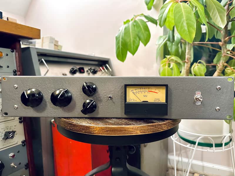 skのアンプ　真空管マイクプリアンプ Gates SA-70 塗装あり Gates SA-70 Tube Mic Preamp - New Build | Reverb