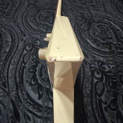 Jackson Pro Series RR5 Rhoads 2003 - 2009 - Ivory with Black Pinstripes image 3