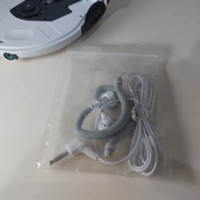 Sony D-SJ303 S2 Sports CD Walkman image 4