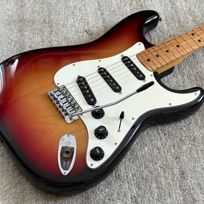 Fernandes FST-60 Burny Custom '75 Vintage MIJ Stratocaster Type Electric Guitar Made in Japan image 3