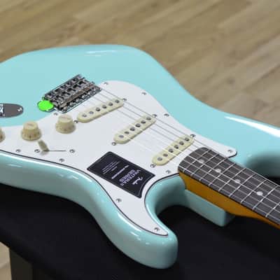 Fender Vintera II '70s Stratocaster Surf Green Electric Guitar & Deluxe Gig Bag image 8