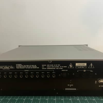 Akai S950 MIDI Digital Sampler 1988 - White image 10
