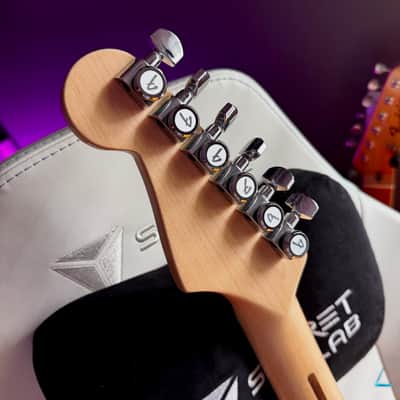 Fender USA MOD SHOP Custom Stratocaster in Bubblegum Metallic w/ Orig Case! image 9