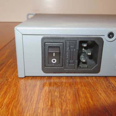 HA (PW3018G-16P) PoE Switcher 16 CH - Good Condition! image 8