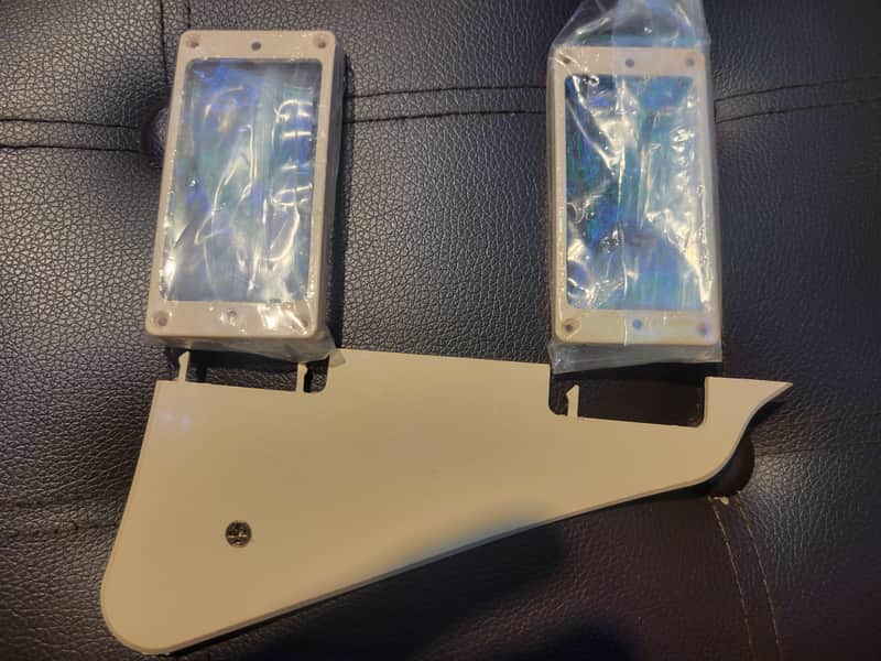 Rare Gibson Les Paul 2015 bracketless pickguard and rings image 1