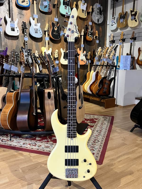 Aria Pro II RSB Medium II 1986 - White | Reverb Sweden