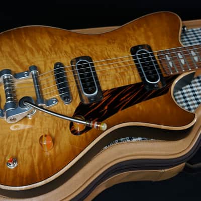 Powers Electric A-Type Select Flame in Wild Honey Burst image 9