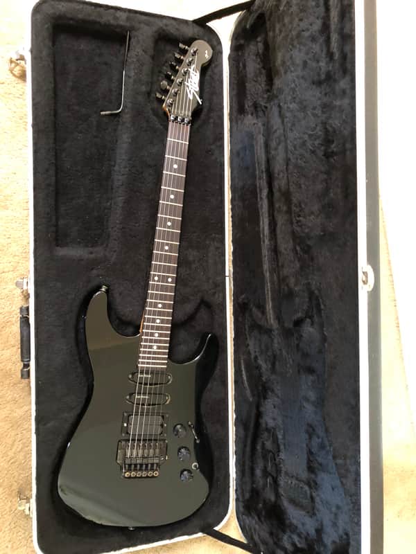Fender HM Strat 1988-1989 - Gloss Black with Case image 1