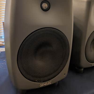 Genelec 8050B 8" Powered Nearfield Studio Monitor (Pair) 2013 - 2021 - Gray image 2