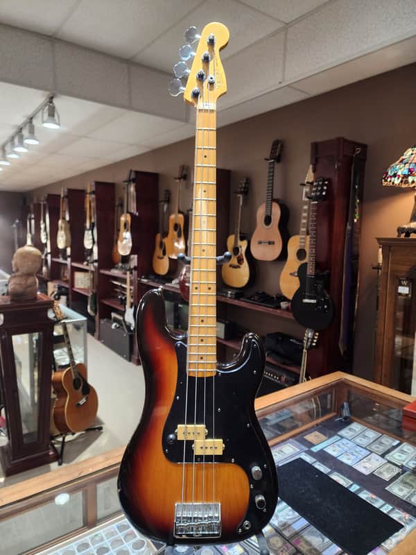 Fender Precision Bass with Maple Fretboard 1970 - 1983 - Sunburst image 1