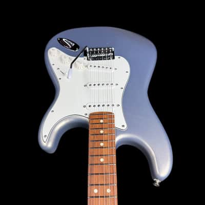 Fender Player Stratocaster SSS In Silver With Pau Ferro Fingerboard image 4