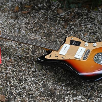 Fender Limited Edition Vintera II Road Worn 50s Jazzmaster- 3-Color Sunburst image 9