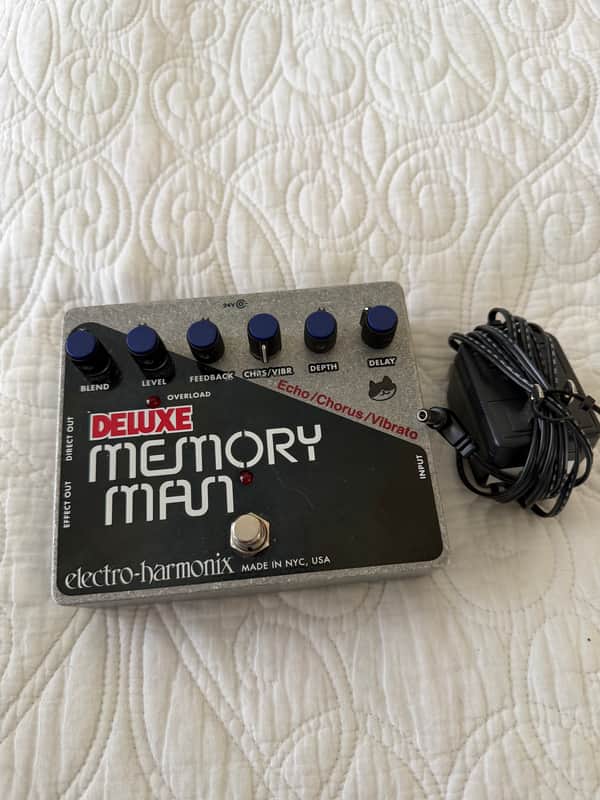 Electro-Harmonix Deluxe Memory Man 550Ms Analog Delay / Chorus / Vibrato 2008 - Present - Black / Silver image 1