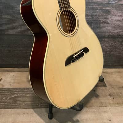 Alvarez Yairi FYM60HD Honduran Folk/OM Acoustic Guitar with case image 8