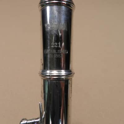 Yamaha YFL-221 Student Flute image 4