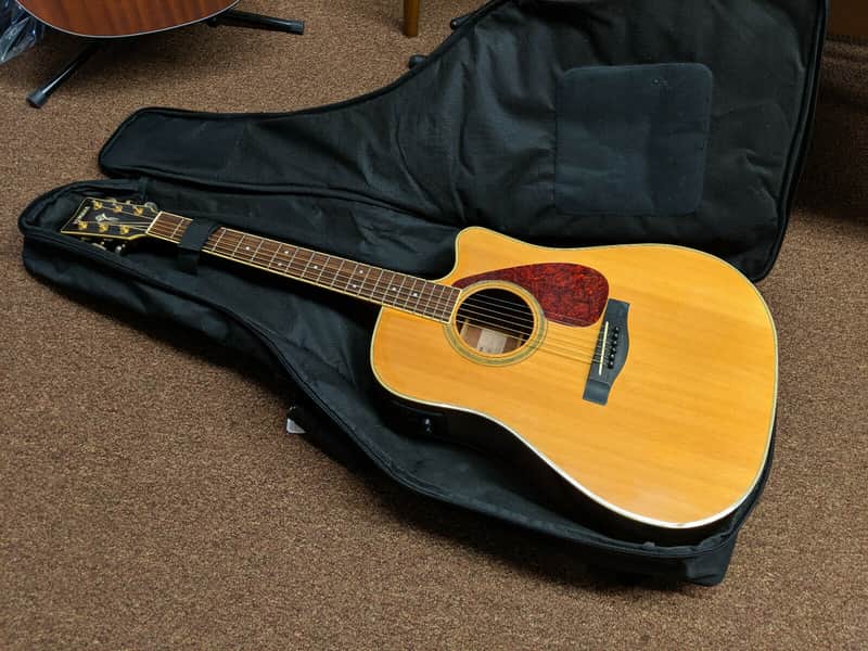 Yamaha DWX-8C acoustic electric guitar with Gig Bag - Used - LOCAL