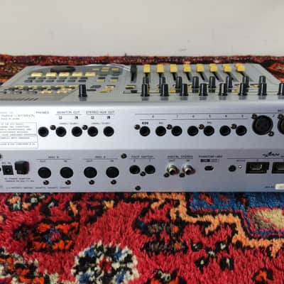 Yamaha 01x Digital Mixer / Recording Interface / Controller image 4