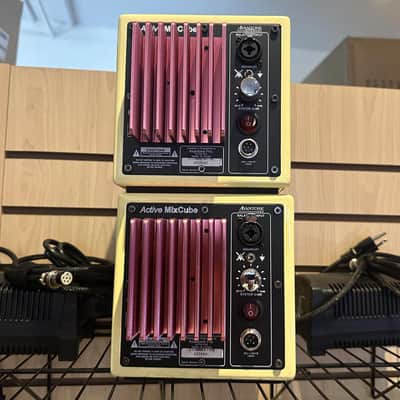Avantone Pro MixCube Active Full-Range Mini Reference Monitor Speaker Pair w/ Stands (Pre-Owned) image 2