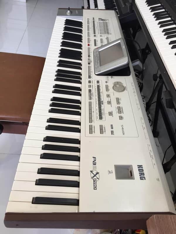 Korg Pa2X Pro 76-Key Professional Arranger Keyboard