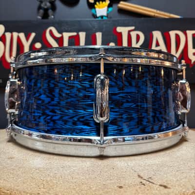 Slingerland No. 161 Deluxe Student Model 5.5x14" 6-Lug Snare Drum with Stick-Saver Hoops 1964 - 1976 - Blue Agate Pearl image 5