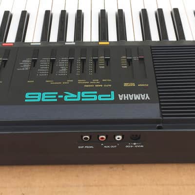 Yamaha PSR 36 FM Synthesizer Keyboard image 4
