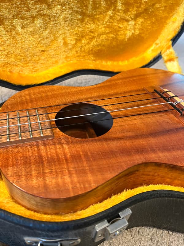 Kamaka Tenor Ukulele — vintage white label 1970s - Natural koa image 1