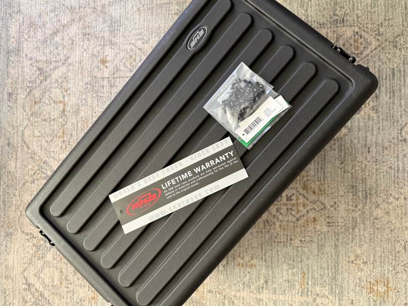 SKB 1SKB-R6S Shallow 6U Roto Rack Case with Steel Rails