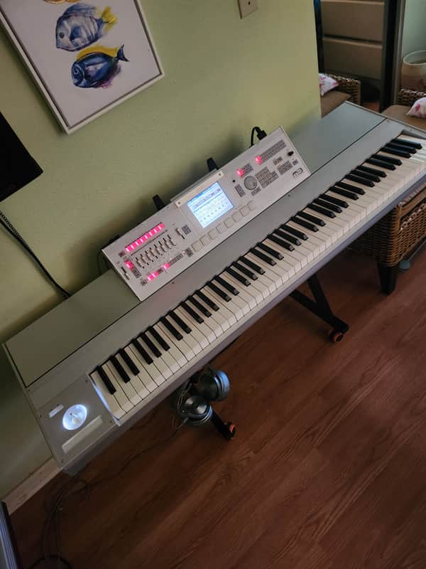 Korg M3 88 2010s - Gray image 1