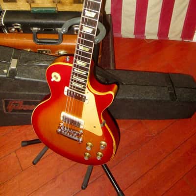 1977 Gibson Les Paul Deluxe Cherry Sunburst image 2