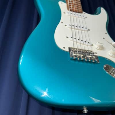 Fernandes Strat Copy - Teal image 10