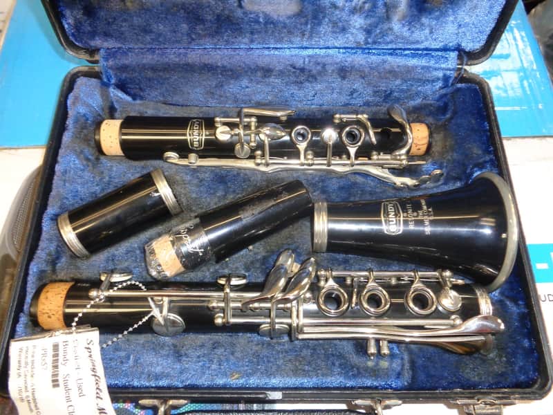 used Bundy Resonite Bb Student Clarinet with case + mouthpiece Recently serviced image 1