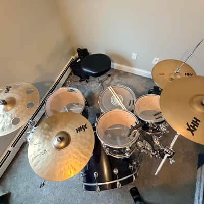 DW Performance Series Ebony Stain with hardware and cymbals image 2