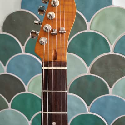 Fender Classic Player Baja Telecaster 2012 - 2018 - 2-Color Sunburst image 4