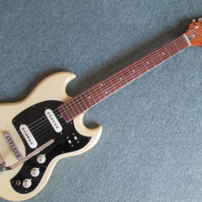 Arbiter SG sixties cream image 4