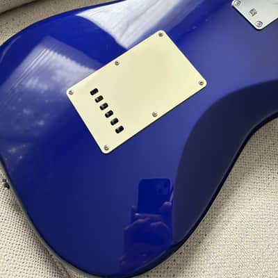 Squire Stratocaster Affinity 2007 - Blue image 10