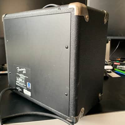 Fender Frontman 15 2-Channel 15-Watt 1x8" Guitar Practice Amp 1997 - 2002 image 7